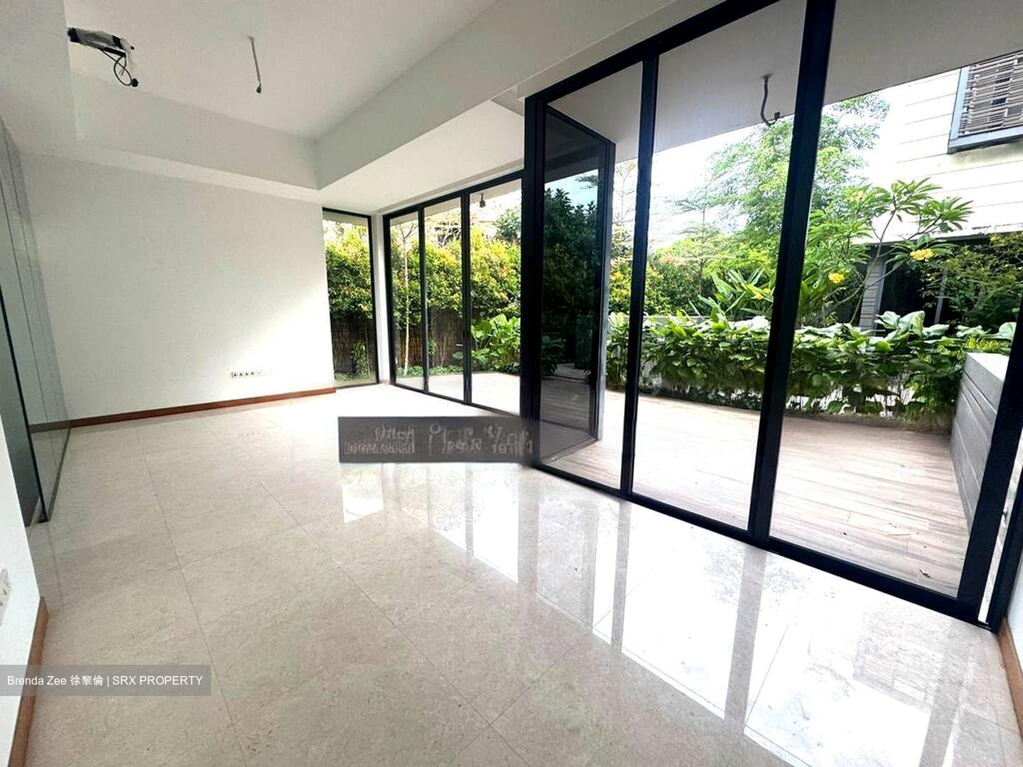Alana (D28), Terrace #484935071